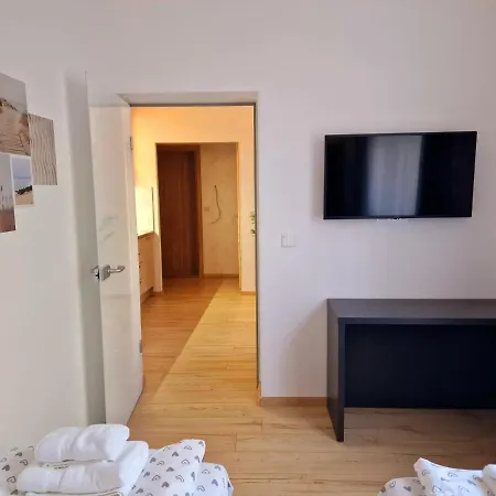 Fs - Beautiful In The Center Of Apartment Warna