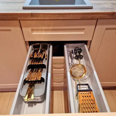 Fs - Beautiful In The Center Of Warna