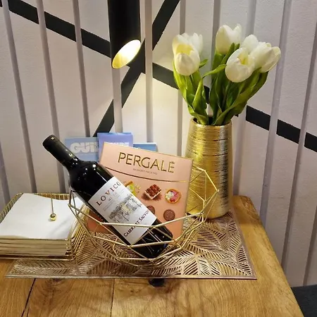 Fs - Beautiful In The Center Of *