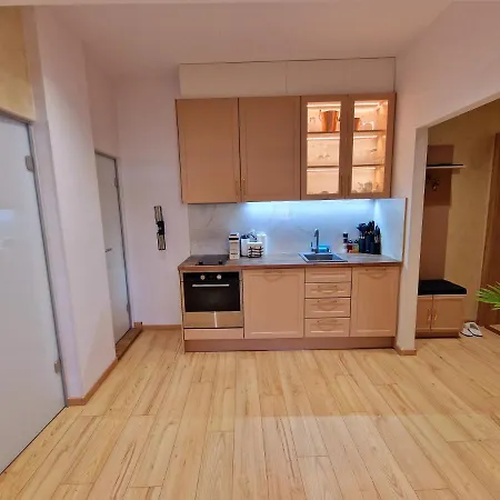 Fs - Beautiful In The Center Of Daire