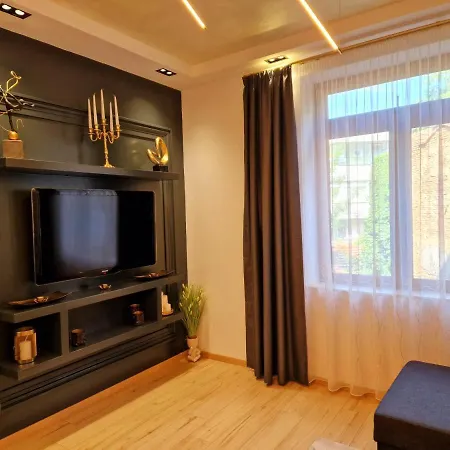 Fs - Beautiful In The Center Of *